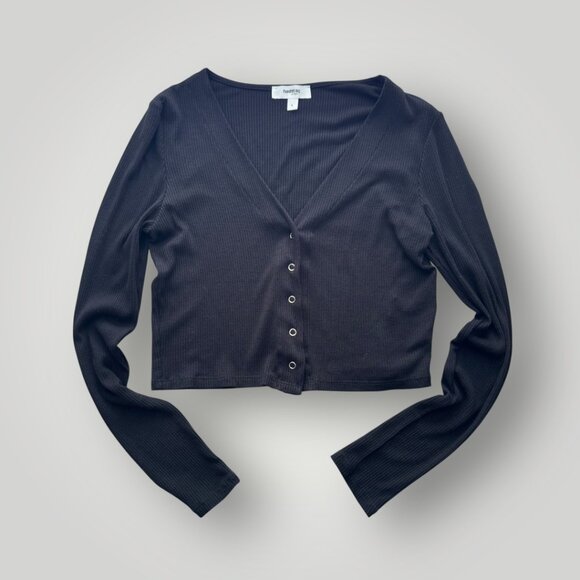 NWOT Hashtag Black Cropped V-Neck Snap Button Sweater Ribbed Size Large - Picture 1 of 4